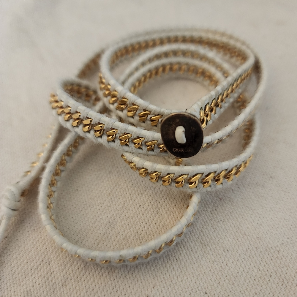 Original 32" Chan Luu bracelet with gold chain details ✨️ leather base!